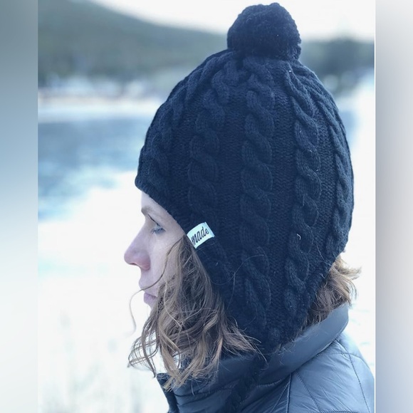 Mountain Made Cable Knit Pom Hat - Picture 12 of 12